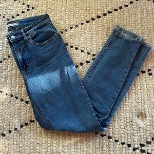 Levi jeans 721 high rise skinny jeans with frayed bottom
